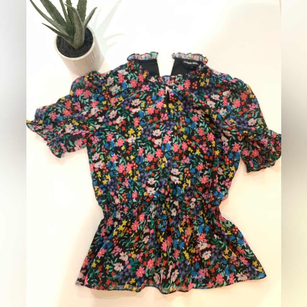 Floral Top With Elastic Waist and Beautiful Colors Worn Once.